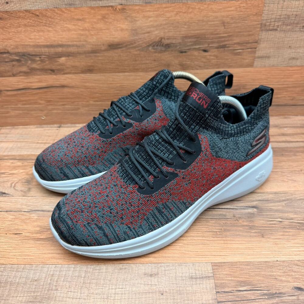 Skechers Go Run Mens Gray Red Knit Running Size 8.5 Athletic Sneakers